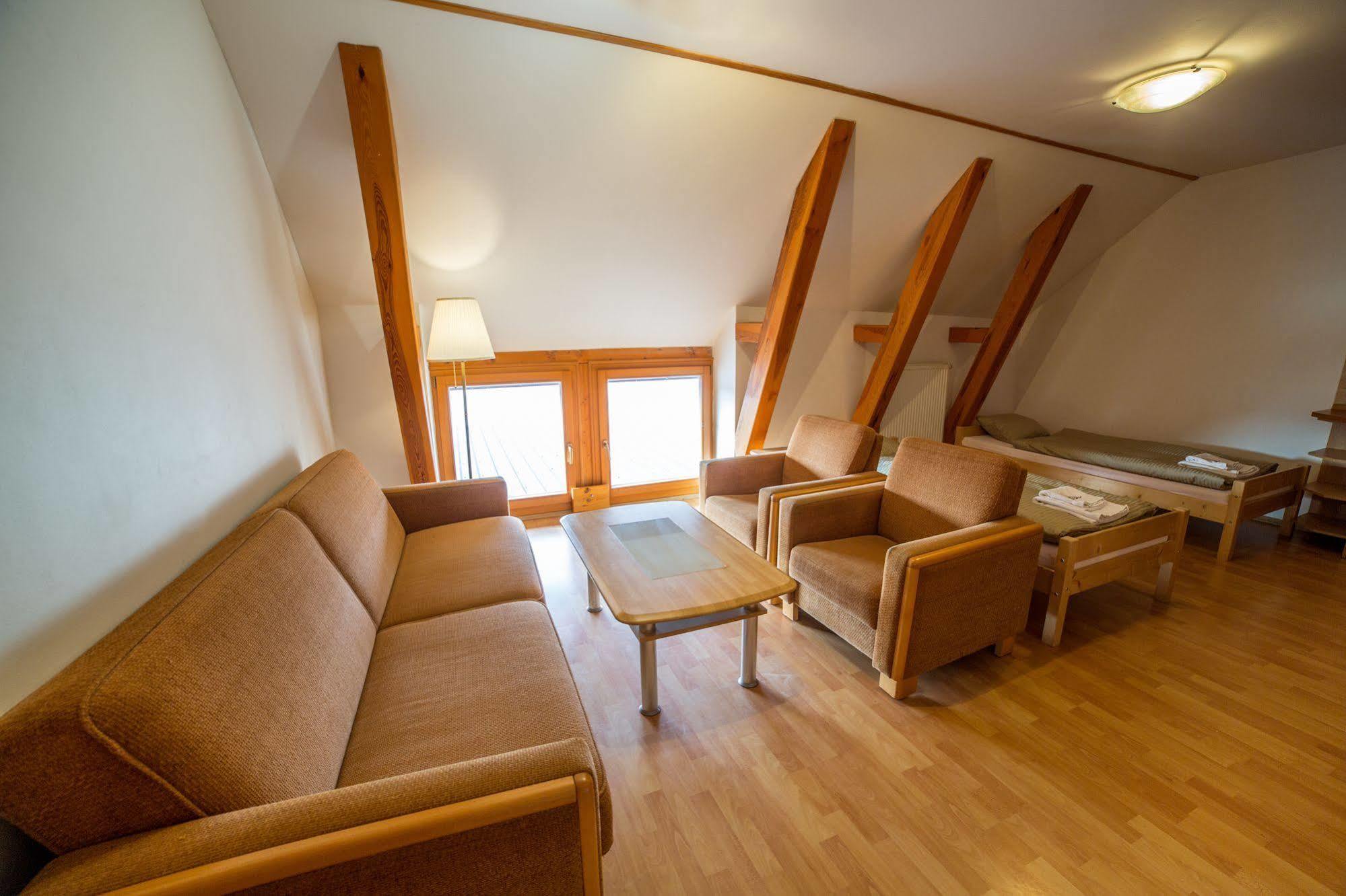 Farma Ptyrov Hotel Mnichovo Hradiste Luaran gambar