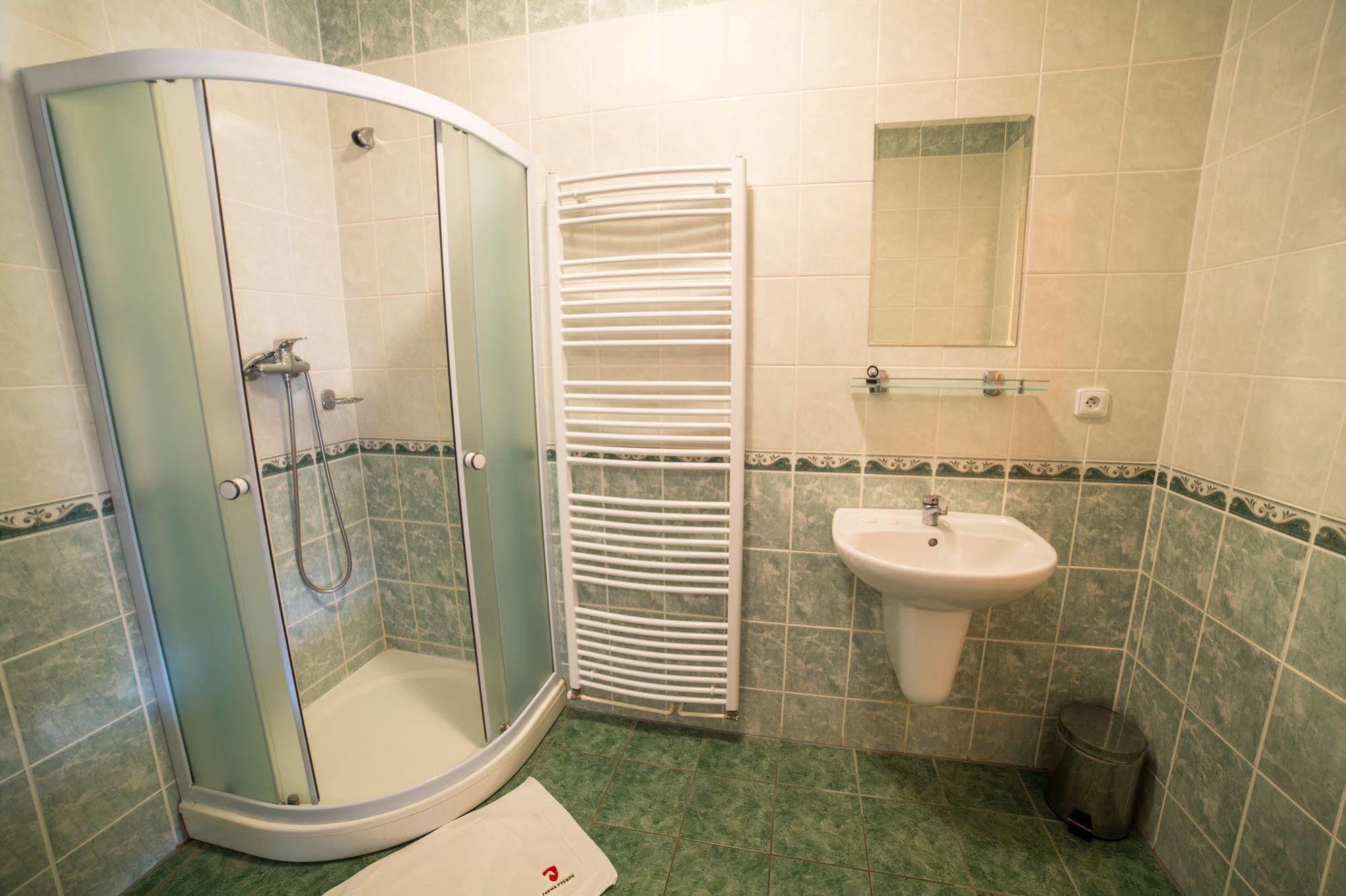 Farma Ptyrov Hotel Mnichovo Hradiste Luaran gambar