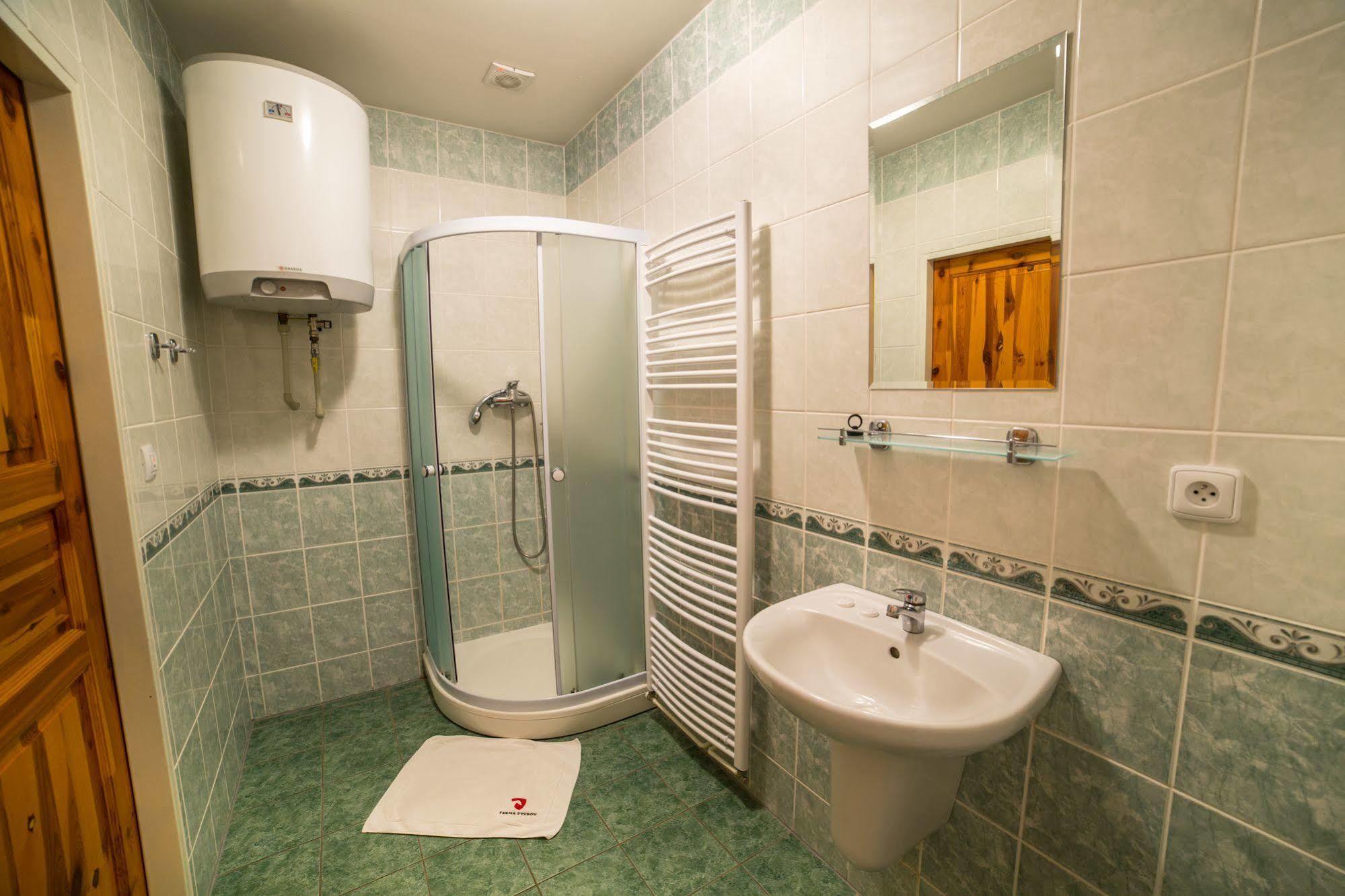 Farma Ptyrov Hotel Mnichovo Hradiste Luaran gambar